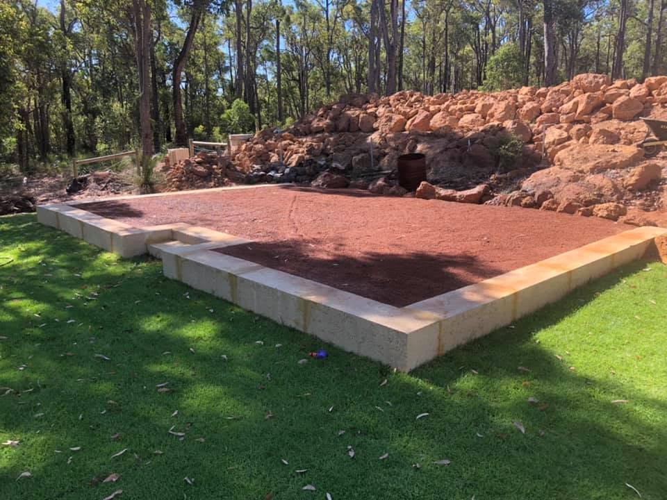 Feature garden bed