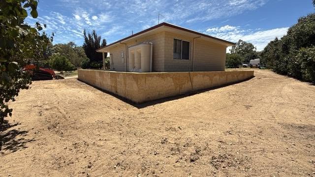 Shed pad & retaining